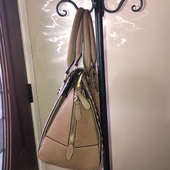 Handbag - Picture 6 of 9